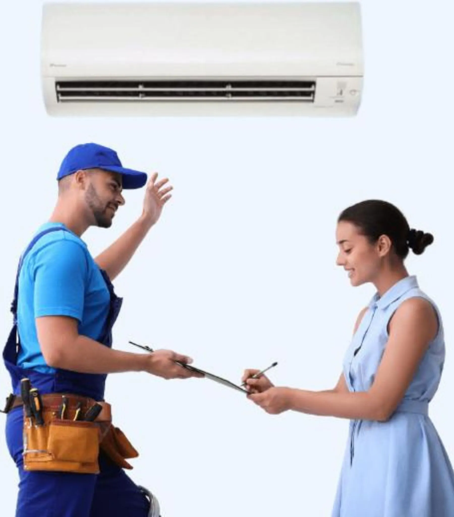 Wahoo technician talking through an installation with a customer